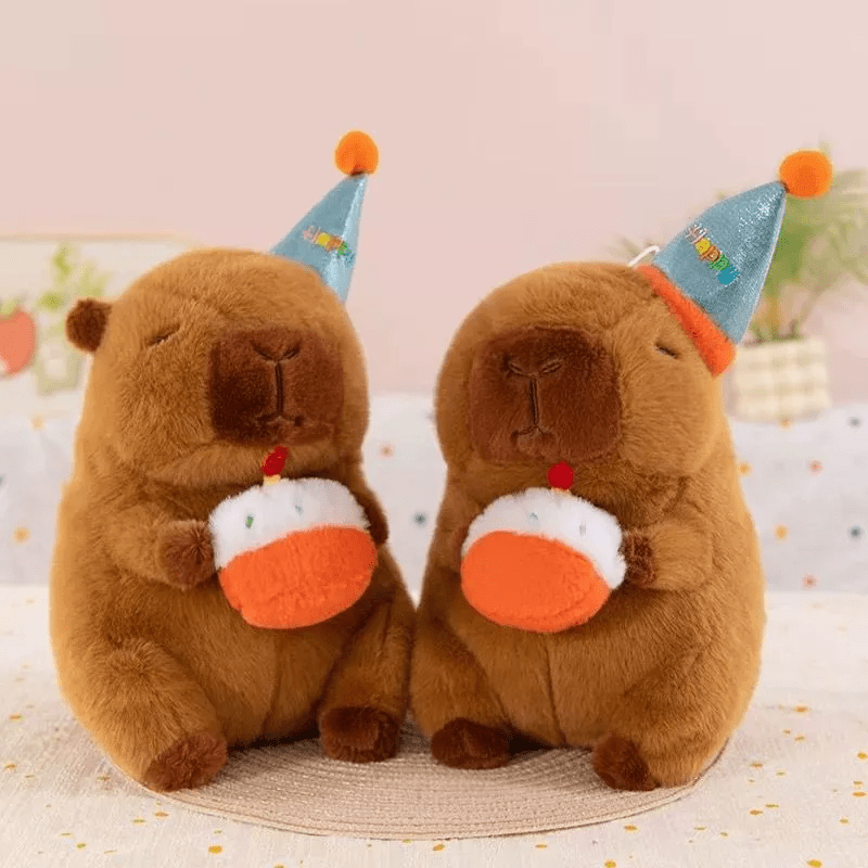 Pelúcia Capivara com Acessórios - Amori.