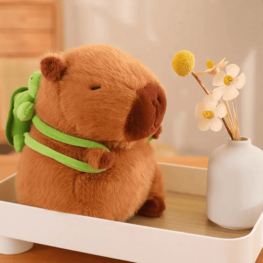 Pelúcia Capivara com Acessórios - Amori.