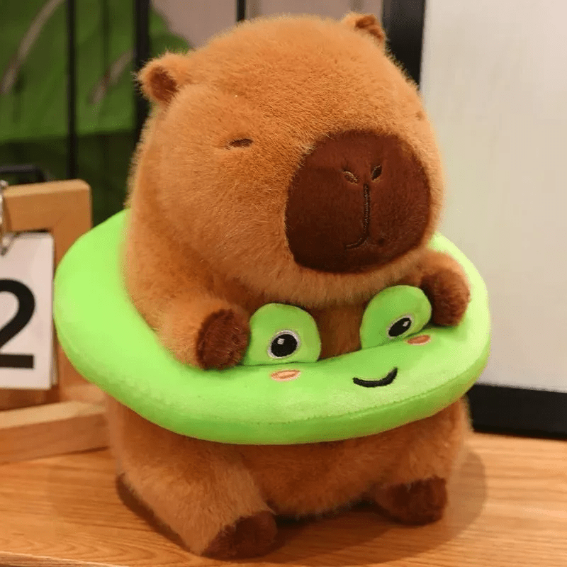 Pelúcia Capivara com Acessórios - Amori.